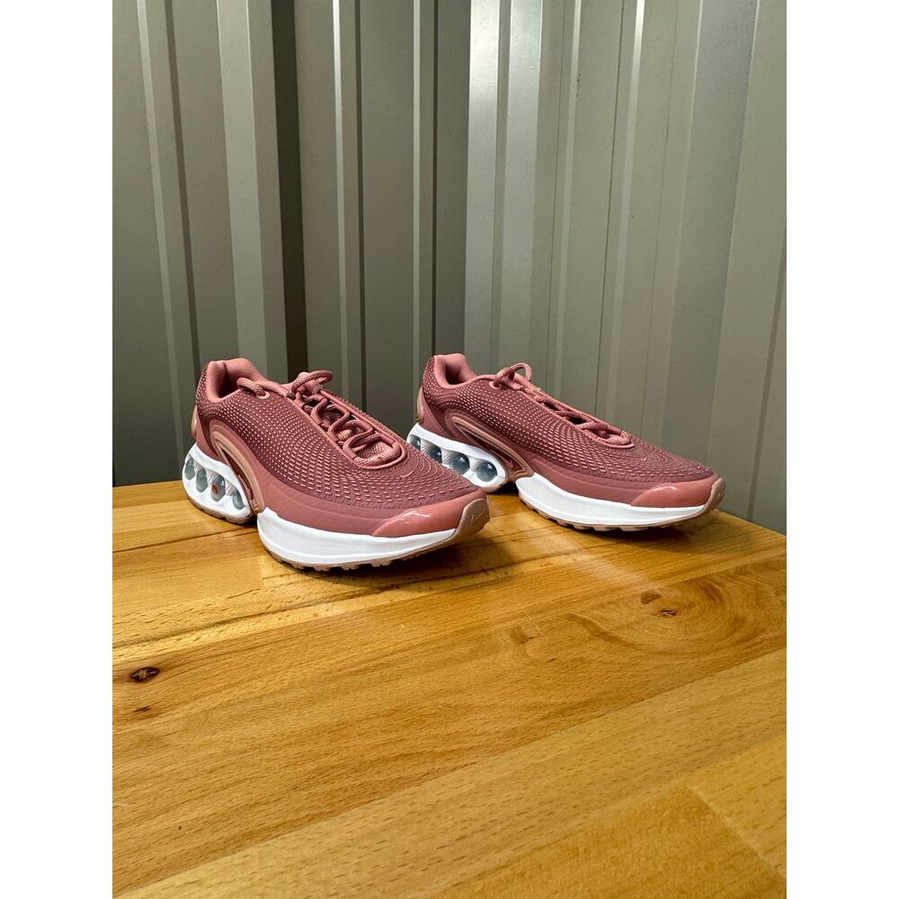 Nike Air Max DN Women's Size 9 Dusty Rose Pink FJ3145-600 NWOB